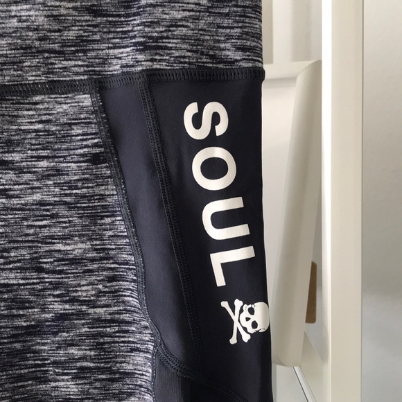 SoulCycle Crop Leggings Size Medium 😍 - Picture 2 of 4